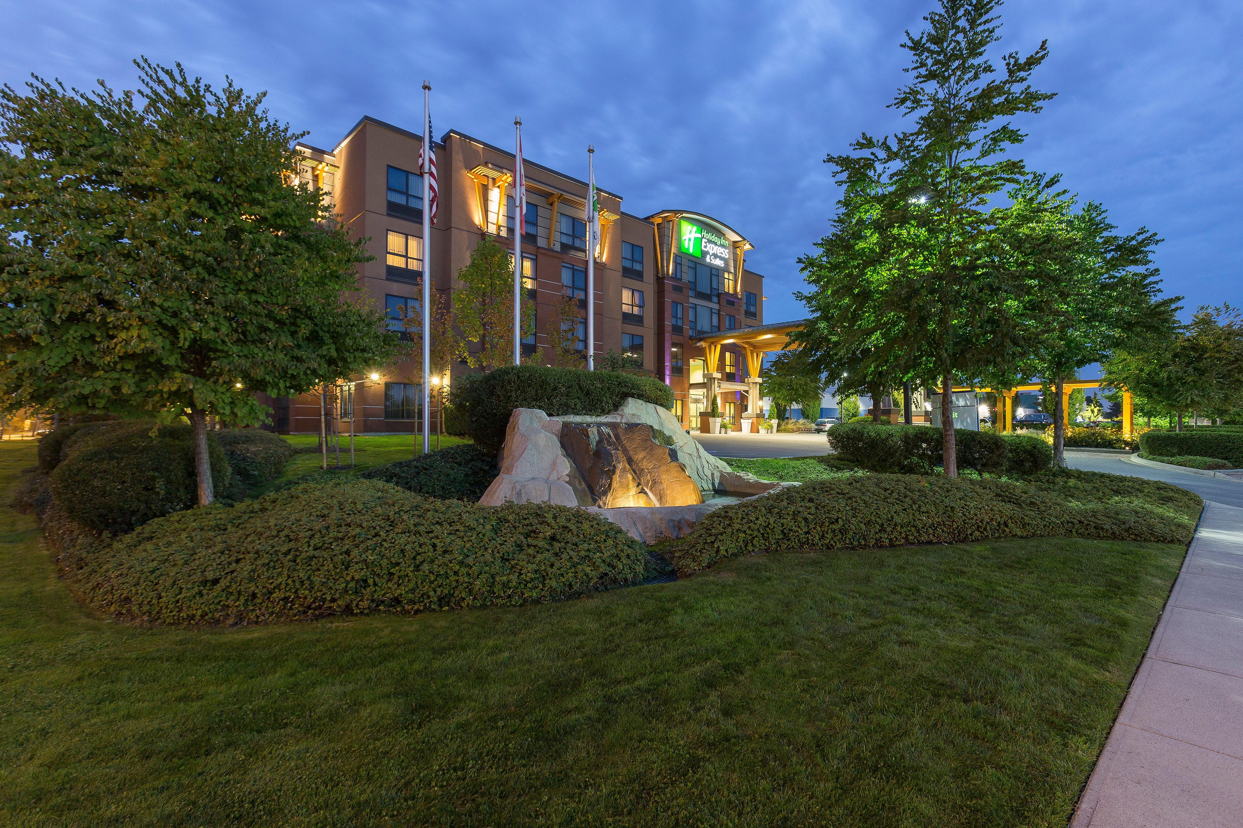 Holiday Inn Express & Suites Riverport Richmond By Ihg Extérieur photo