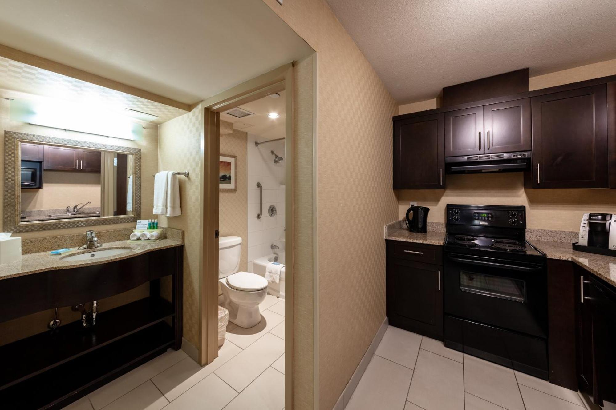 Holiday Inn Express & Suites Riverport Richmond By Ihg Extérieur photo