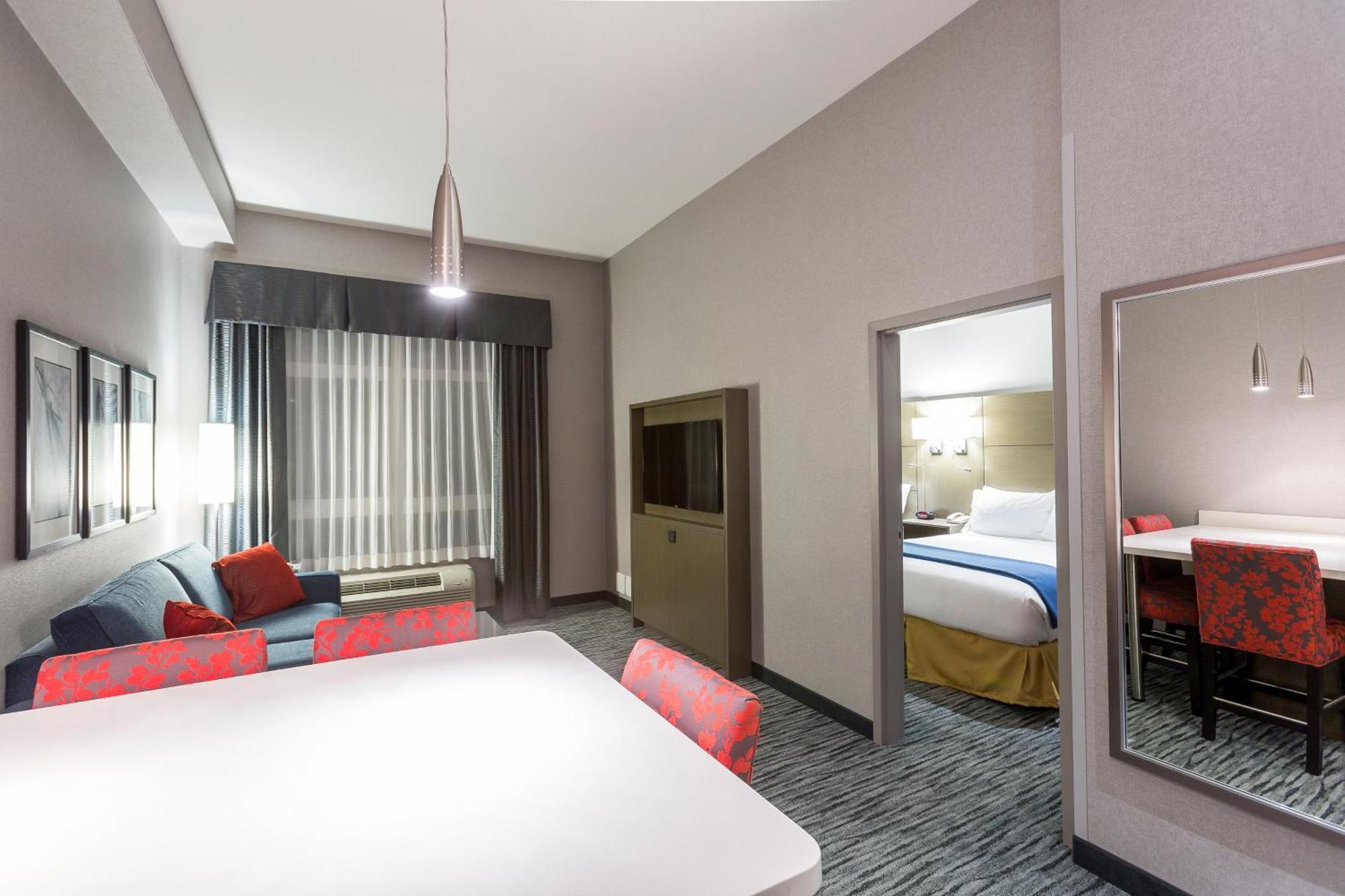 Holiday Inn Express & Suites Riverport Richmond By Ihg Extérieur photo