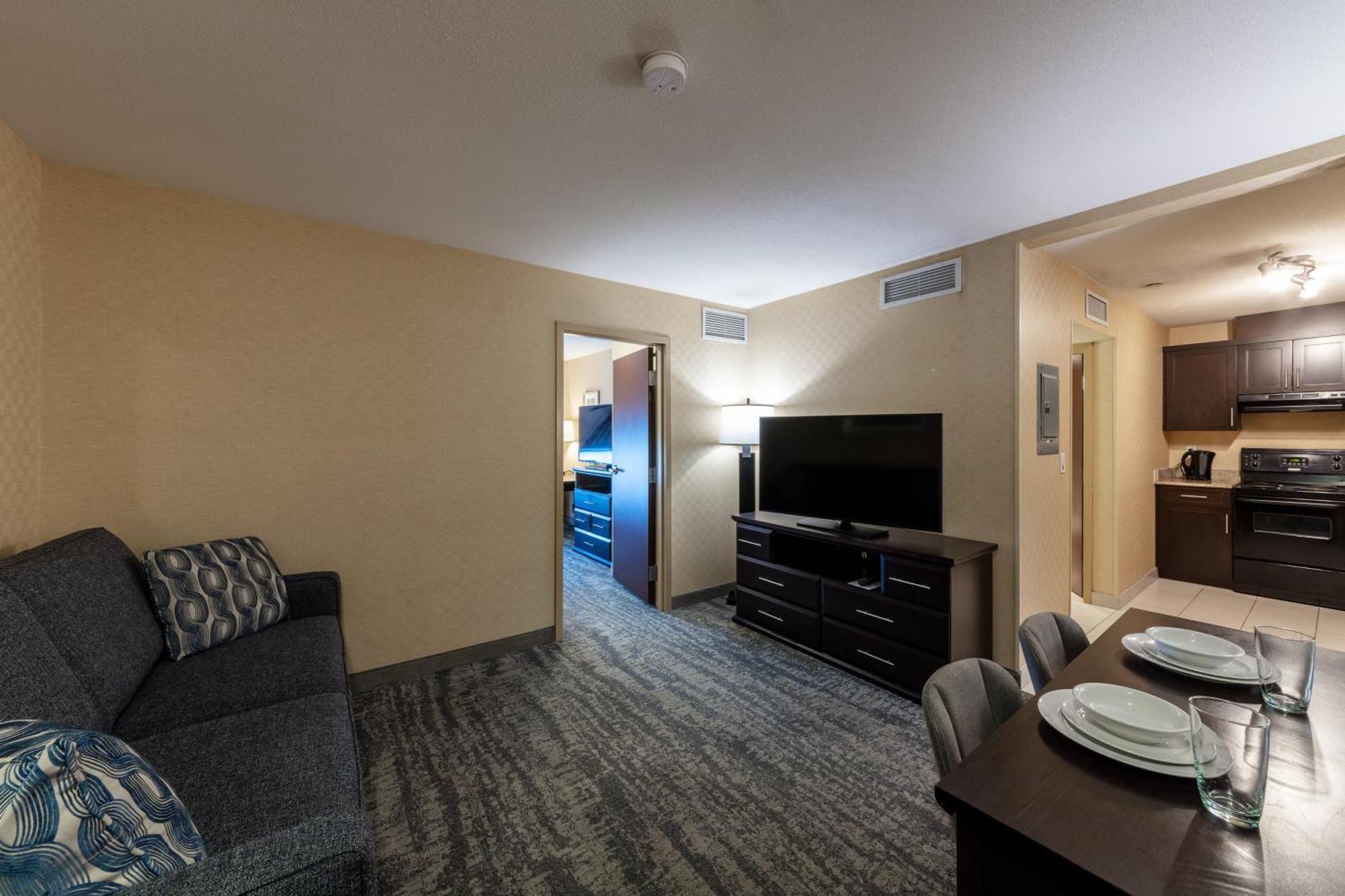 Holiday Inn Express & Suites Riverport Richmond By Ihg Extérieur photo