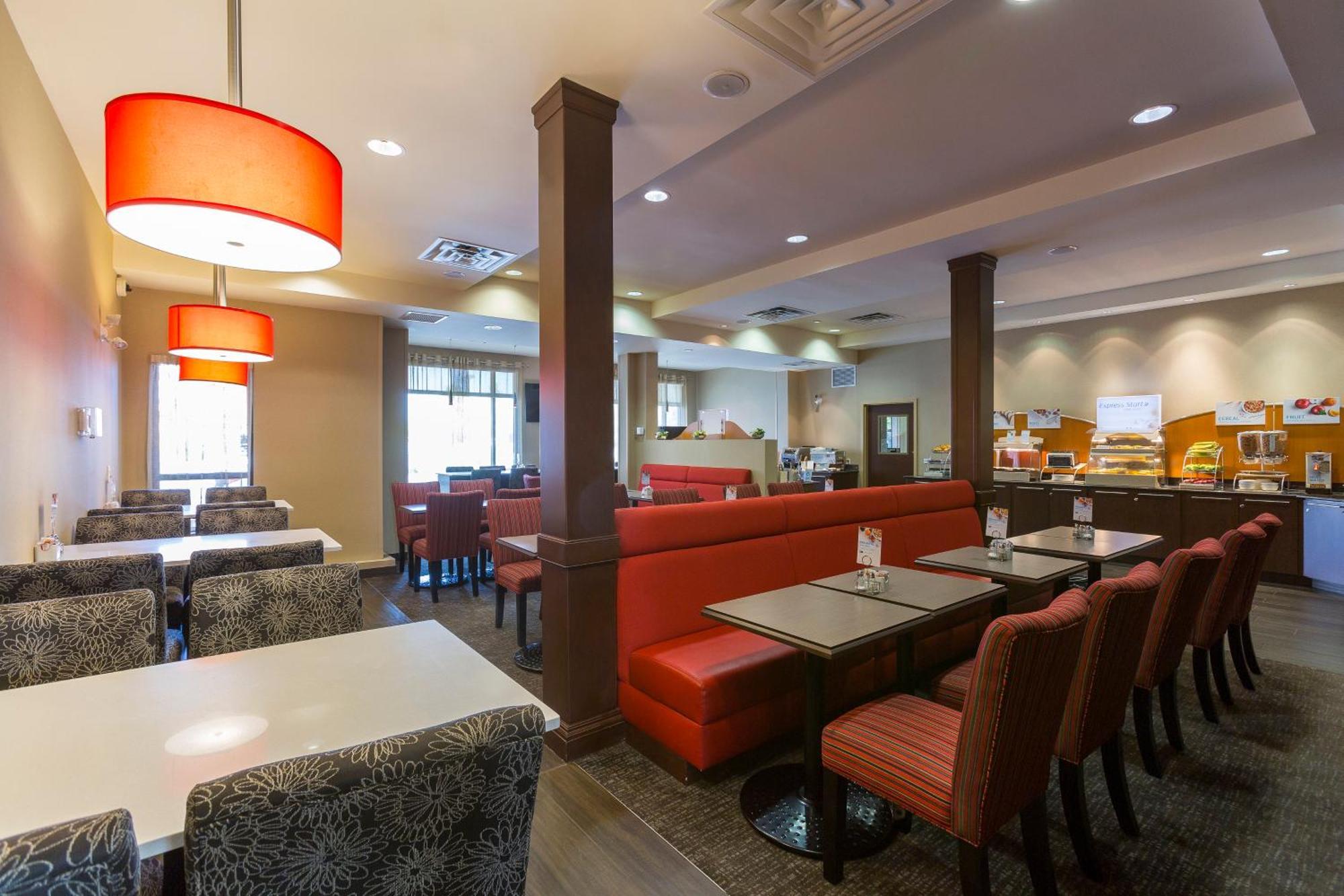 Holiday Inn Express & Suites Riverport Richmond By Ihg Extérieur photo
